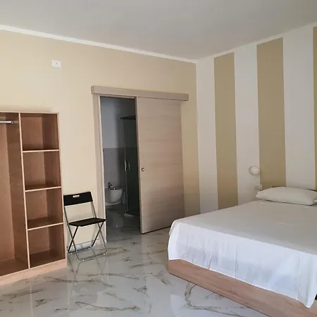 B&B Pizzomunno E Cristalda Rooms Vieste Room photo